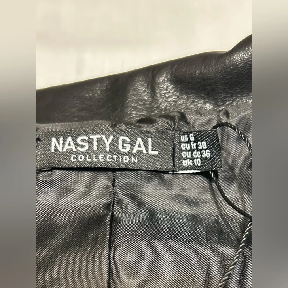NWT. NASTY GAL Oversized Black Faux Leather Blazer - Picture 9 of 9